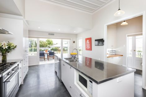 Photo of property in 47 Arataki Road, Havelock North, 4130