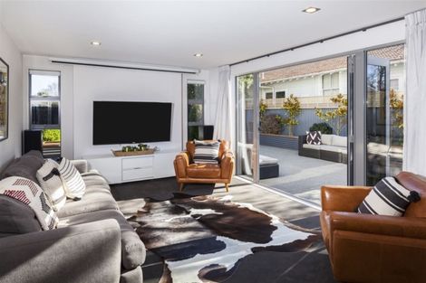 Photo of property in 15a Tomes Road, St Albans, Christchurch, 8052