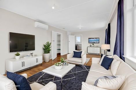 Photo of property in 6 Mcguire Street, Hawera, 4610