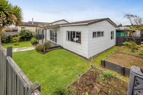 Photo of property in 27a Kowhai Street, Inglewood, 4330