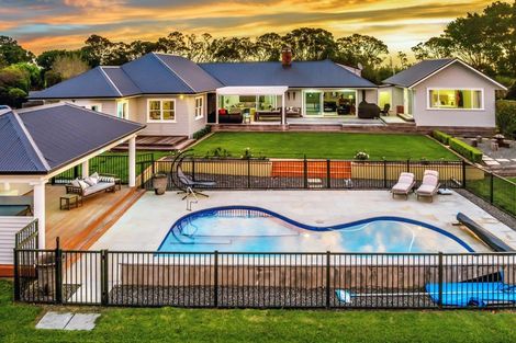 Photo of property in 576 Whitford Road, Whitford, Howick, 2571