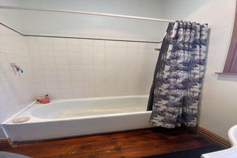 Photo of property in 1 Maungaraki Road, Korokoro, Lower Hutt, 5012