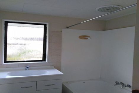 Photo of property in 11 Arde Place, Massey, Auckland, 0614