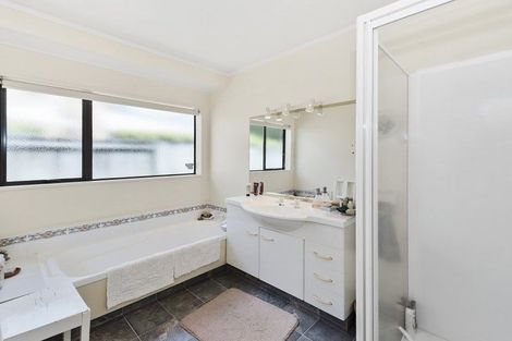 Photo of property in 50 Keswick Crescent, Huntington, Hamilton, 3210