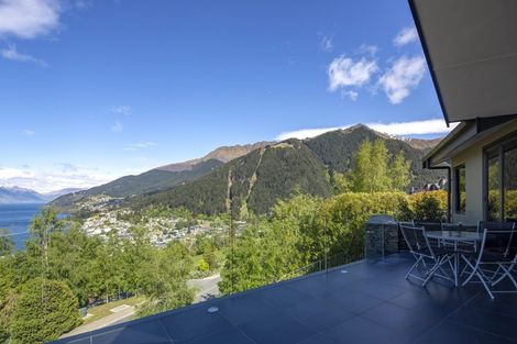 Photo of property in 37 Belfast Terrace, Queenstown, 9300