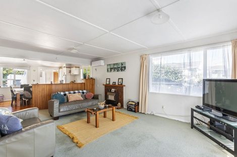 Photo of property in 521 Mangorei Road, Highlands Park, New Plymouth, 4312
