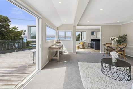 Photo of property in 156 Paremata Road, Paremata, Porirua, 5024