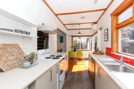 Photo of property in 15a Sycamore Grove, Lower Vogeltown, New Plymouth, 4310