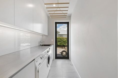 Photo of property in 2 Avalanche Place, Wanaka, 9305