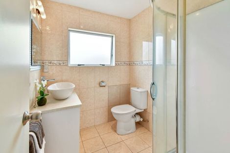 Photo of property in 9 Bezar Place, Flat Bush, Auckland, 2016