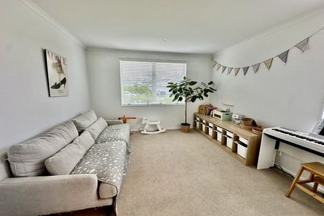 Photo of property in 19 Kukuwai Avenue, Red Beach, 0932