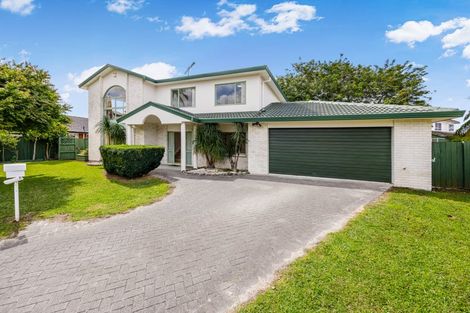 Photo of property in 16 Cumbrian Place, Conifer Grove, Takanini, 2112