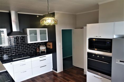 Photo of property in 16 Tawa Street, Gonville, Whanganui, 4501