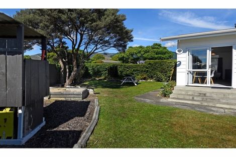 Photo of property in 43 Tennyson Crescent, Stoke, Nelson, 7011