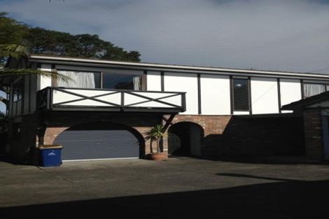 Photo of property in 2/104 Mokoia Road, Birkenhead, Auckland, 0626