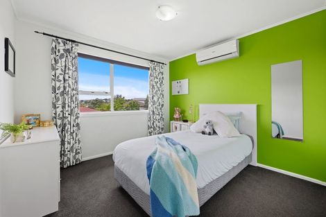 Photo of property in 16 Judkins Crescent, Cockle Bay, Auckland, 2014