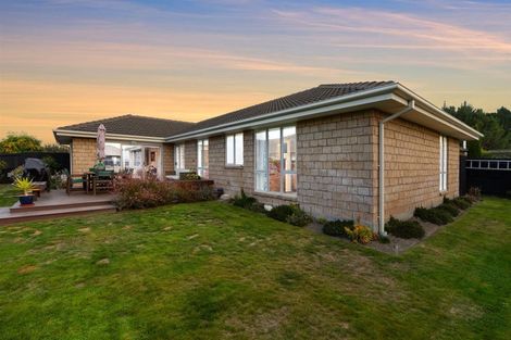 Photo of property in 31 Putake Drive, Parklands, Christchurch, 8083