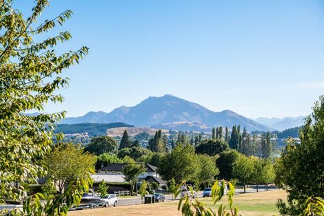 Photo of property in 32 Old Station Avenue, Wanaka, 9305