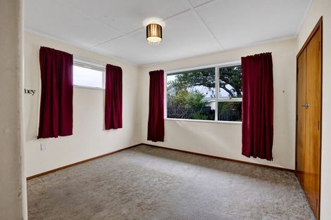 Photo of property in 2 Charles Major Place, Hawera, 4610