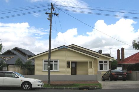 Photo of property in 35 St Michaels Avenue, Point Chevalier, Auckland, 1022