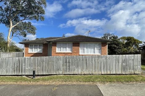 Photo of property in 111 Gossamer Drive, Pakuranga Heights, Auckland, 2010