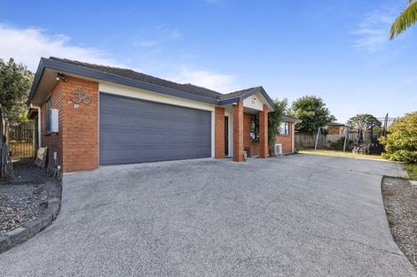 Photo of property in 37 Castlefinn Drive, Weymouth, Auckland, 2103