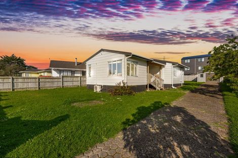 Photo of property in 26 Hinerau Street, Henderson, Auckland, 0612