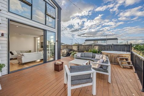 Photo of property in 39 Craigs Way, Hobsonville, Auckland, 0616
