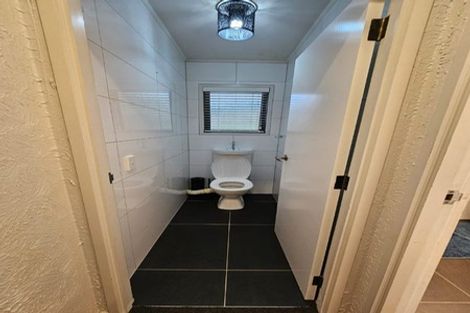 Photo of property in 824 West Coast Road, Oratia, Auckland, 0604