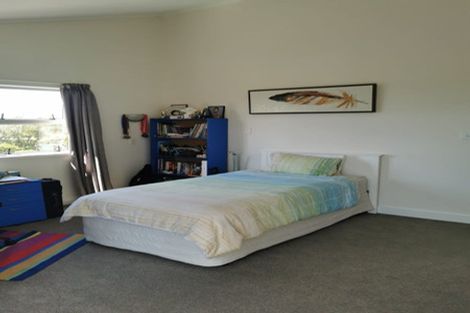 Photo of property in 50 Girrahween Drive, Totara Vale, Auckland, 0629