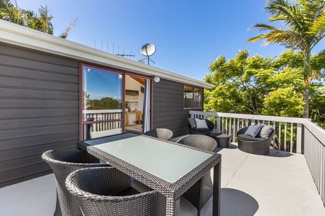 Photo of property in 2/43 Rawene Road, Birkenhead, Auckland, 0626