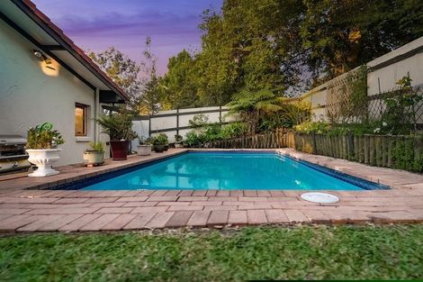 Photo of property in 100 Becroft Drive, Forrest Hill, Auckland, 0620