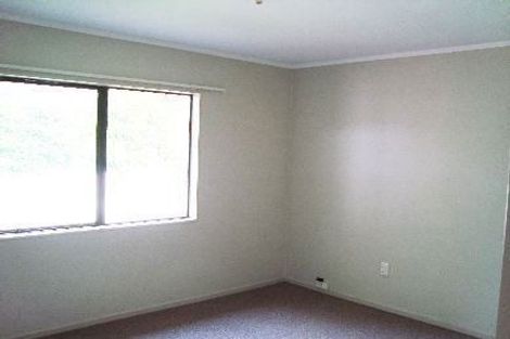 Photo of property in 2/24 Lambrown Drive, Totara Vale, Auckland, 0629