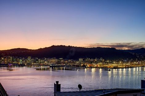 Photo of property in 25 The Crescent, Roseneath, Wellington, 6011