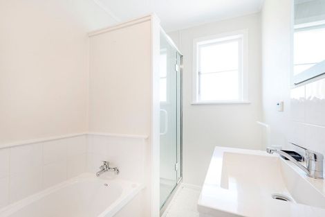 Photo of property in 20 Redwood Avenue, Tawa, Wellington, 5028