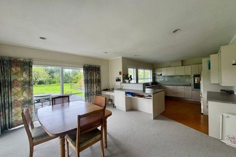 Photo of property in 100 Parrs Cross Road, Henderson, Auckland, 0612