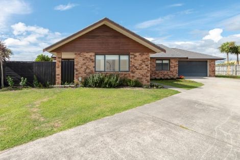 Photo of property in 35 Madeleine Terrace, Papamoa Beach, Papamoa, 3118