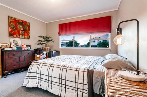 Photo of property in 5 Sumich Place, West Harbour, Auckland, 0618