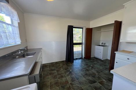 Photo of property in 6 Tiraumea Street, Palmerston North, 4410