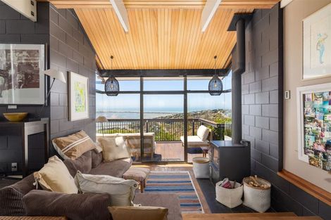 Photo of property in 14 Highbank Lane, Mount Pleasant, Christchurch, 8081