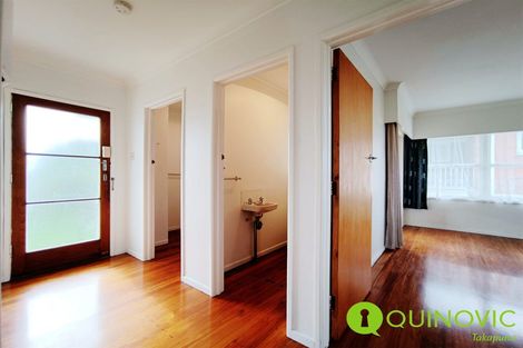 Photo of property in 520 Glenfield Road, Glenfield, Auckland, 0629