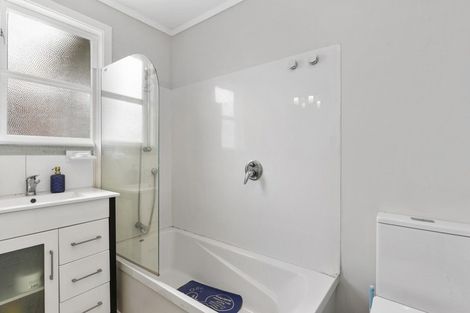 Photo of property in 16 Shearer Crescent, Naenae, Lower Hutt, 5011