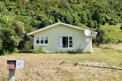 Photo of property in 6 Horncastle Crescent, Little Wanganui, Karamea, 7893