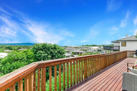 Photo of property in 56 Kakariki Grove, Waikanae, 5036