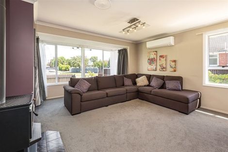 Photo of property in 24 Ealing Street, Redwood, Christchurch, 8051