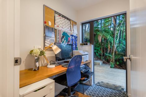 Photo of property in 410a Scenic Drive, Waiatarua, Auckland, 0612