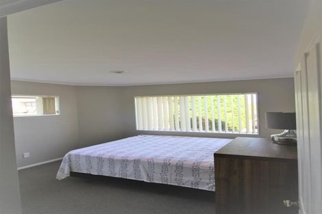 Photo of property in 17 Soling Place, West Harbour, Auckland, 0618