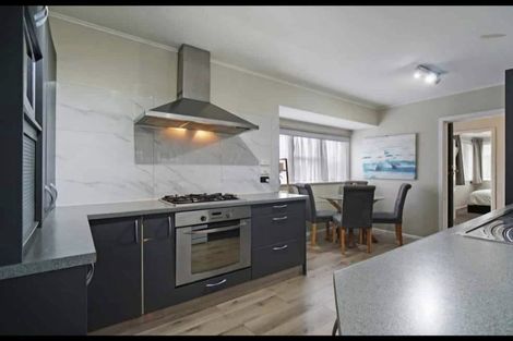 Photo of property in 111 Porchester Road, Papakura, 2110