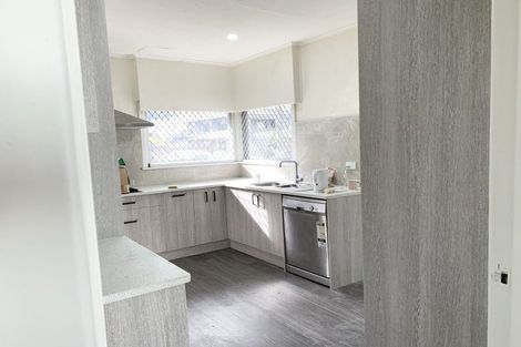 Photo of property in 5 White Swan Road, Mount Roskill, Auckland, 1041