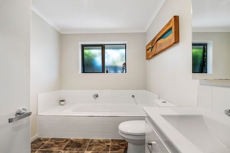 Photo of property in 30 Tutaipatu Avenue, Pegasus, 7612